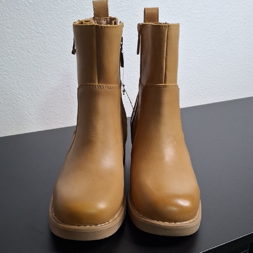 Blondo Tan Heeled Boots with Zipper - Picture 3 of 7